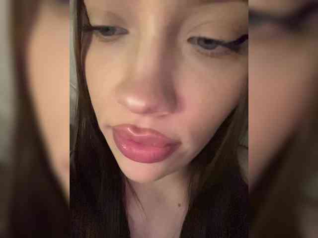 Glossmixdoll webcam