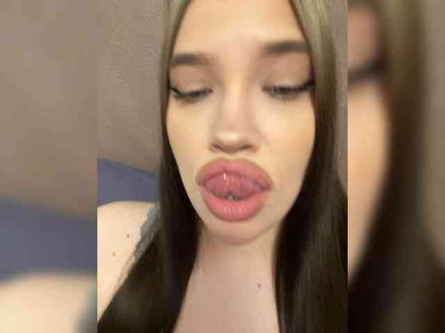 Glossmixdoll webcam