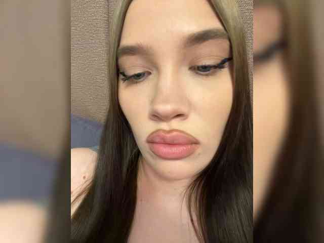 Glossmixdoll webcam