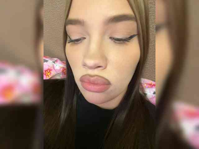 Glossmixdoll webcam