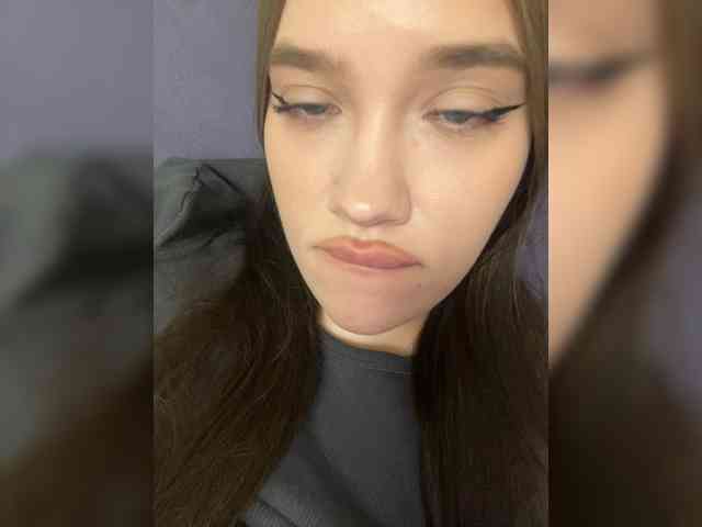 Glossmixdoll webcam