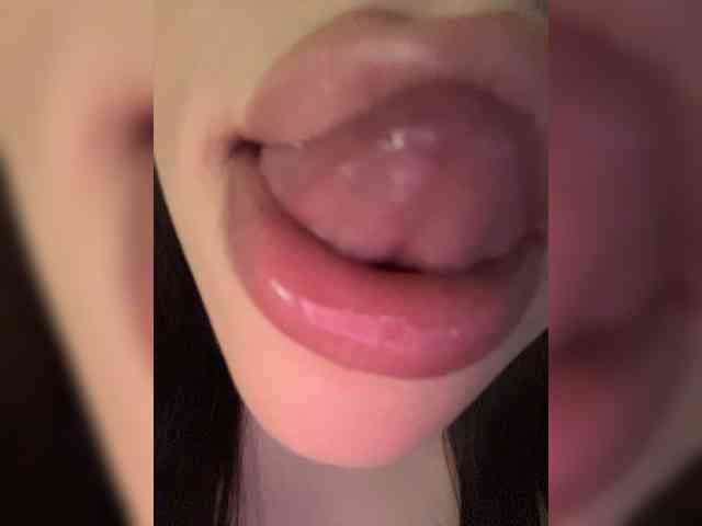 Glossmixdoll's webcam live show