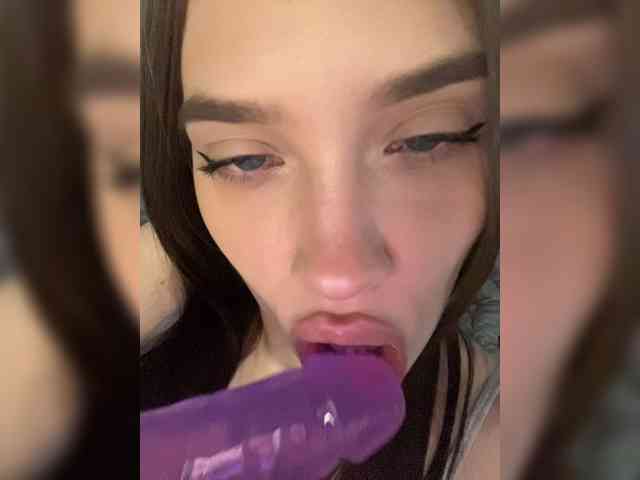 Glossmixdoll webcam