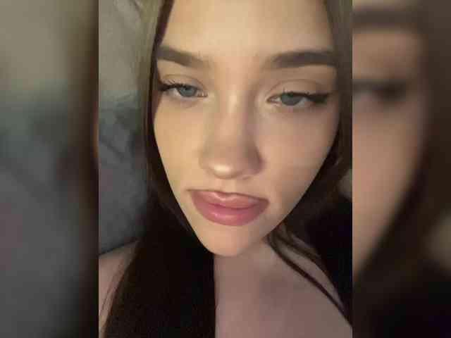 Glossmixdoll webcam