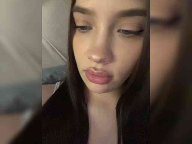 Glossmixdoll webcam