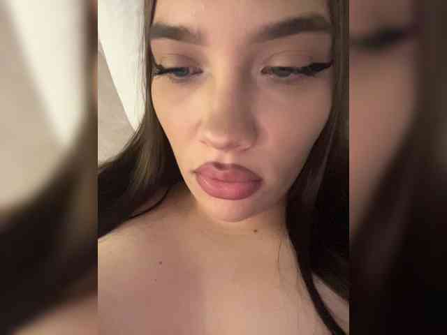 Glossmixdoll webcam