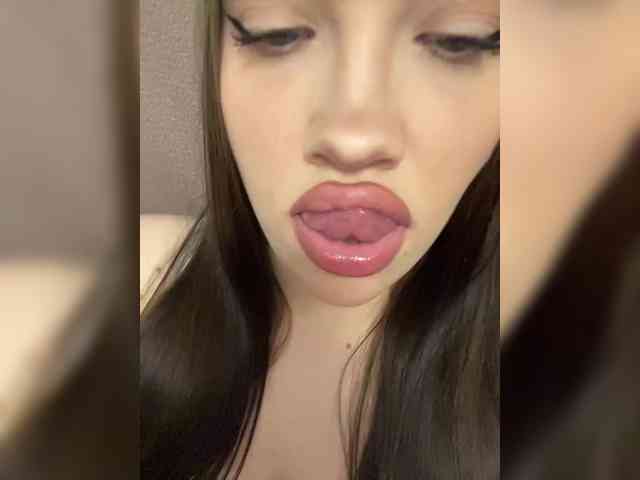 Glossmixdoll webcam