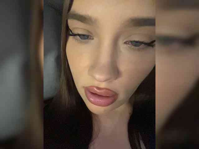 Glossmixdoll webcam