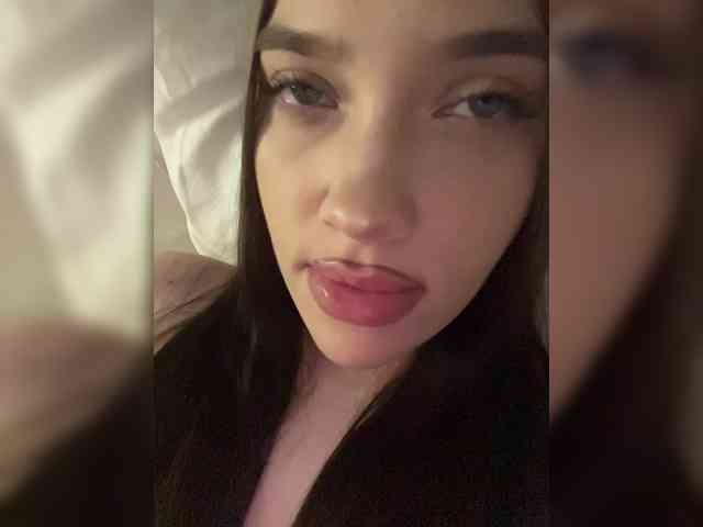 Glossmixdoll webcam