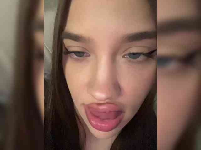Glossmixdoll webcam