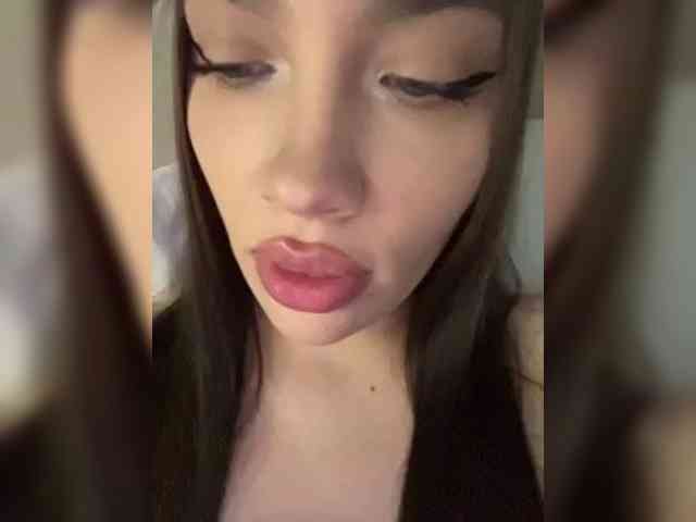 Glossmixdoll webcam