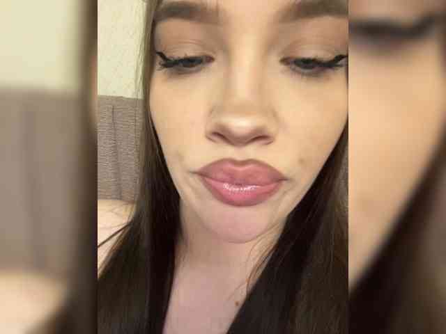 Glossmixdoll webcam