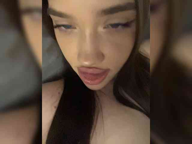 Glossmixdoll webcam