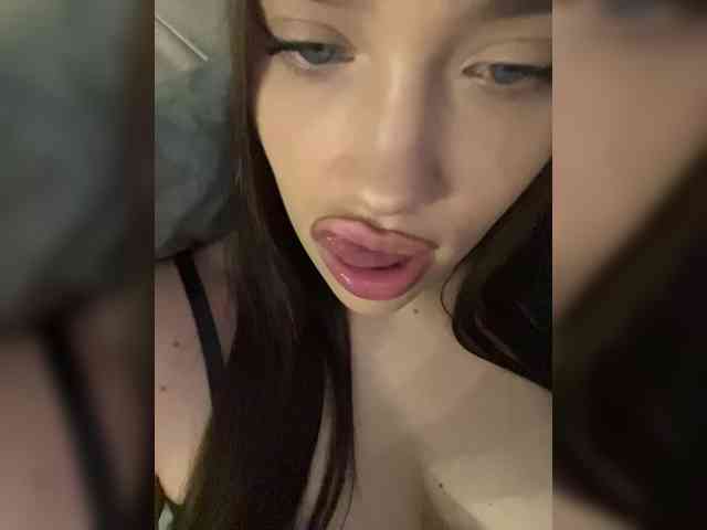 Glossmixdoll webcam