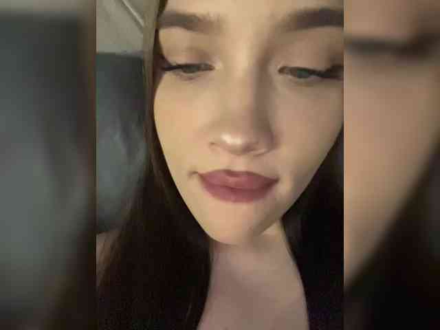 Glossmixdoll webcam
