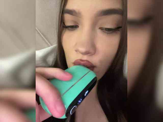 Glossmixdoll webcam