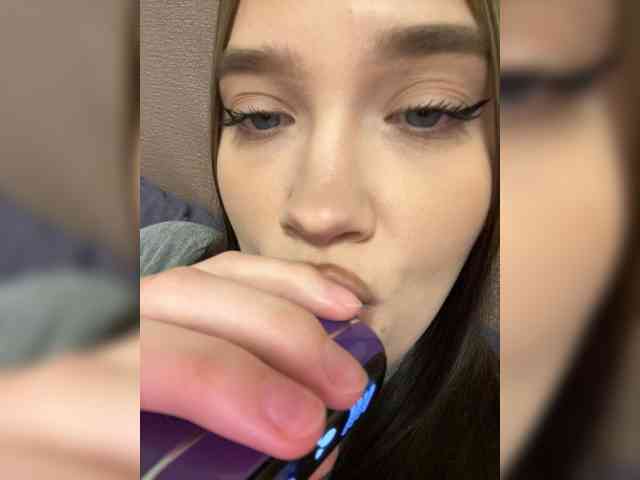 Glossmixdoll webcam