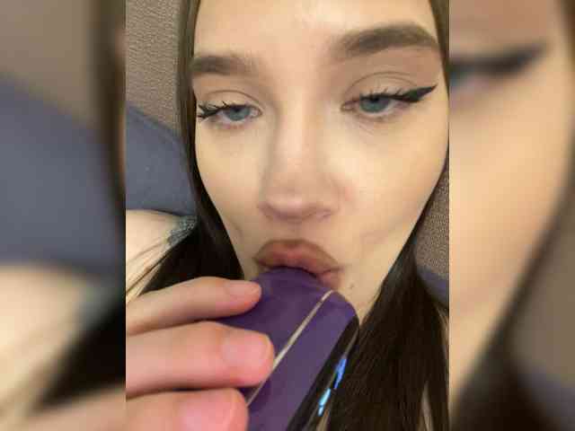 Glossmixdoll webcam
