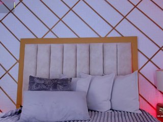 ZaraVesari Porn Show