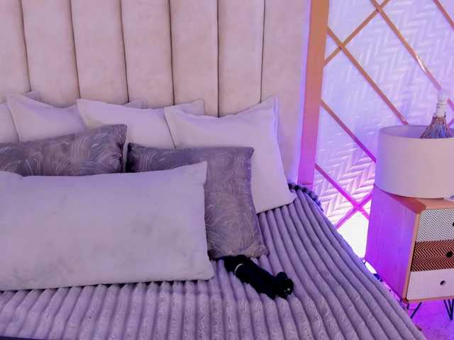 ZaraVesari live cam on BongaCams
