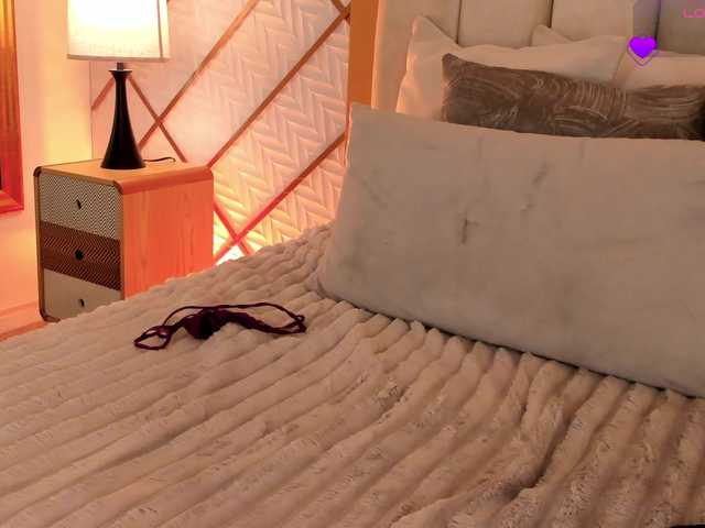 ZaraVesari live cam on BongaCams
