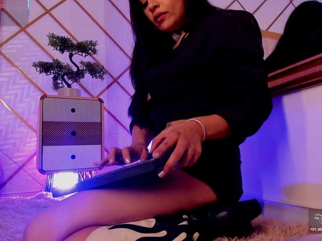 ZaraVesari live webcam show