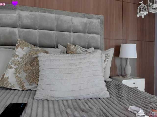 ZaraVesari live cam on BongaCams