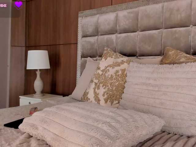 ZaraVesari live cam on BongaCams