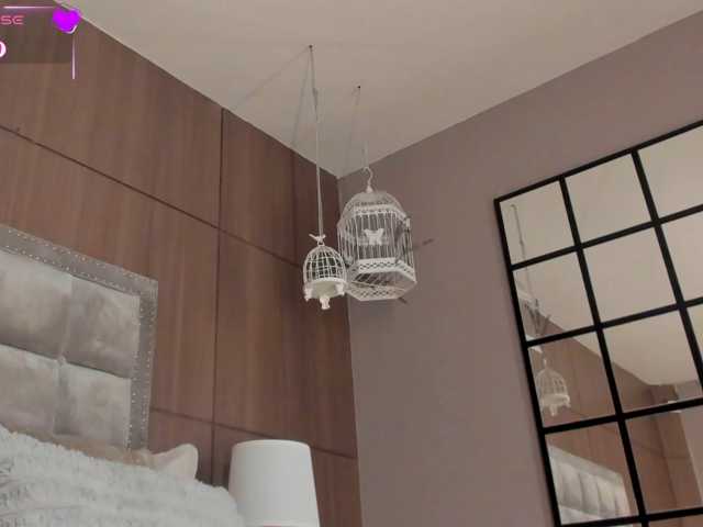 ZaraVesari live cam