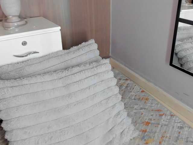 ZaraVesari, en vivo ahora en BongaCams