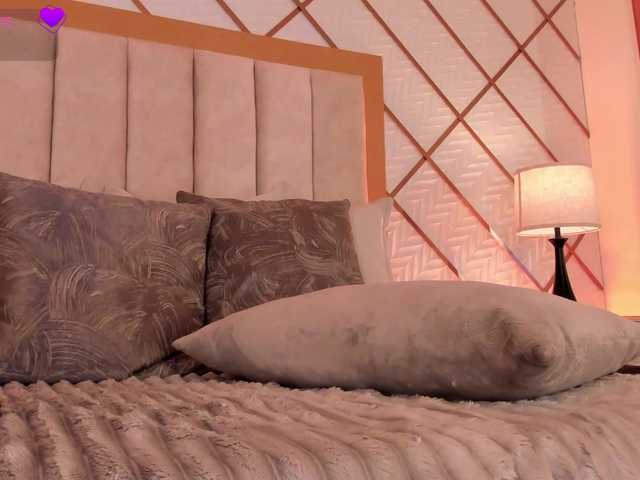 ZaraVesari live cam on BongaCams