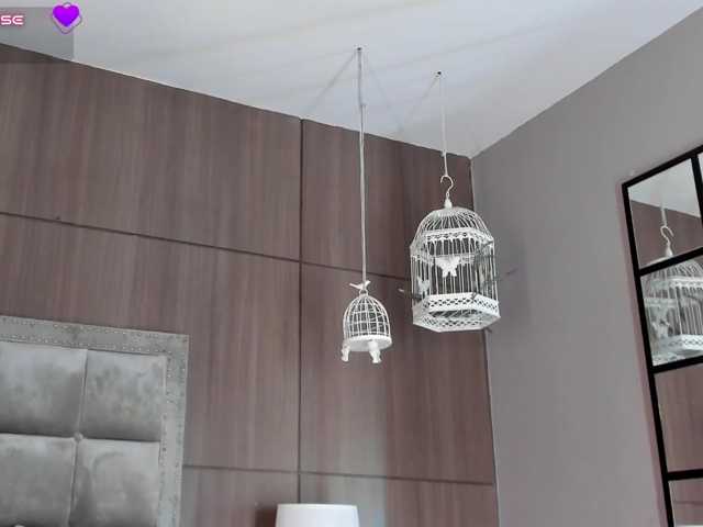 ZaraVesari live cam on BongaCams