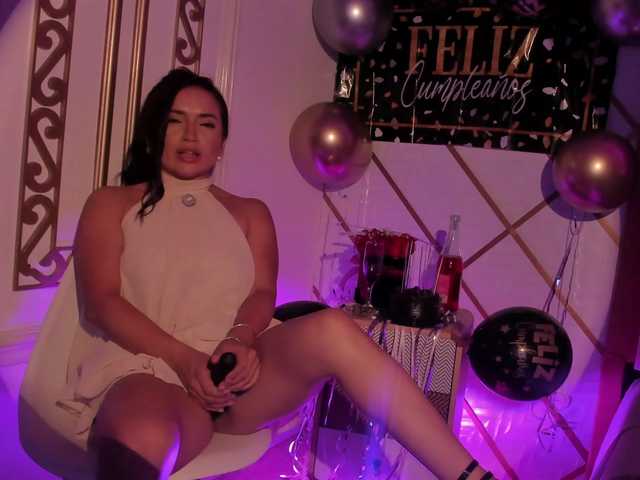 ZaraVesari live cam on BongaCams