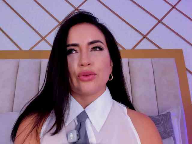 ZaraVesari webcam