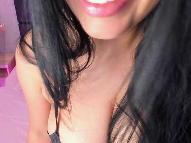 ZamaraSweet live cam on BongaCams