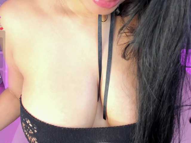 ZamaraSweet live cam on BongaCams