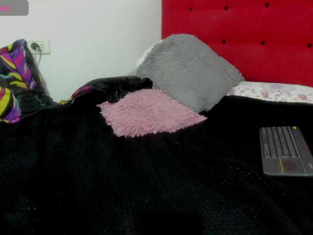 Kloe22 live cam on BongaCams