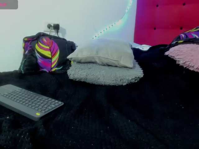 Kloe22 live cam on BongaCams