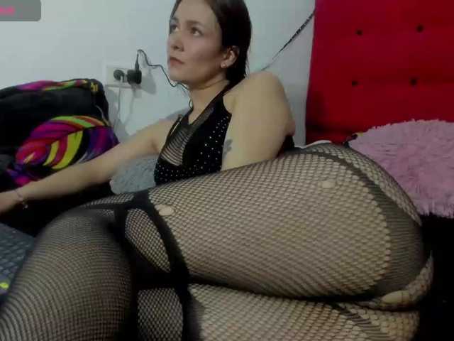 Kloe22 live cam on BongaCams