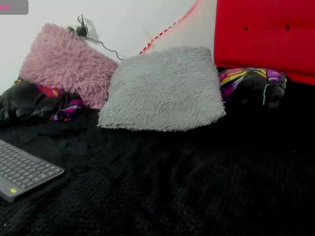 Kloe22 live cam on BongaCams