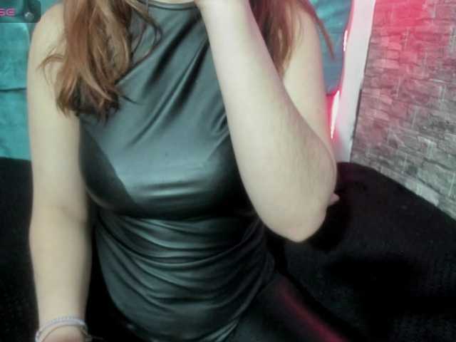 Kloe22 live cam on BongaCams