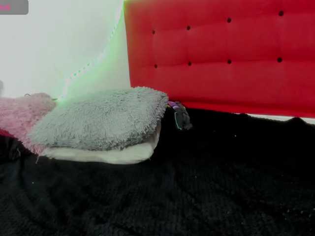 Kloe22 live cam on BongaCams