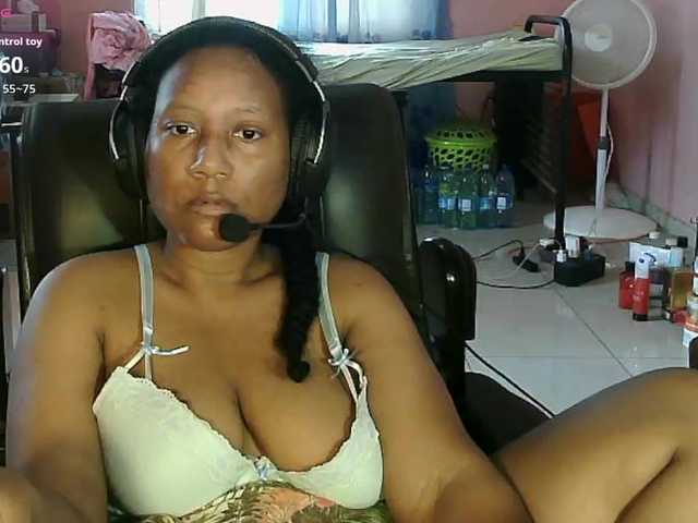 Eirondra-valeen Live Cam on BongaCams