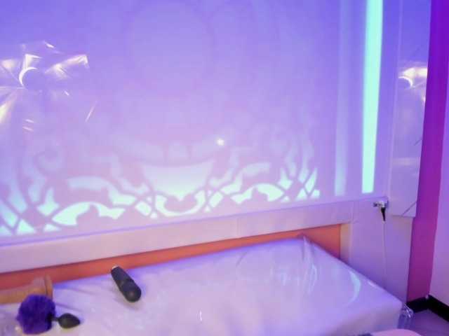 VeronicaCream live webcam show
