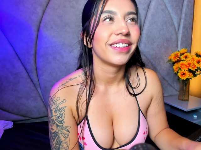 VeronicaCream live cam preview