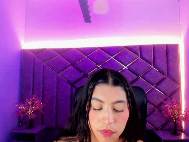 VeronicaCream live cam preview