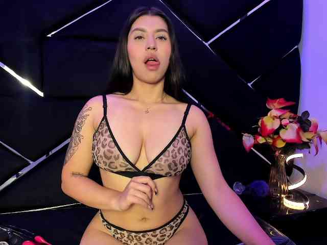 VeronicaCream webcam