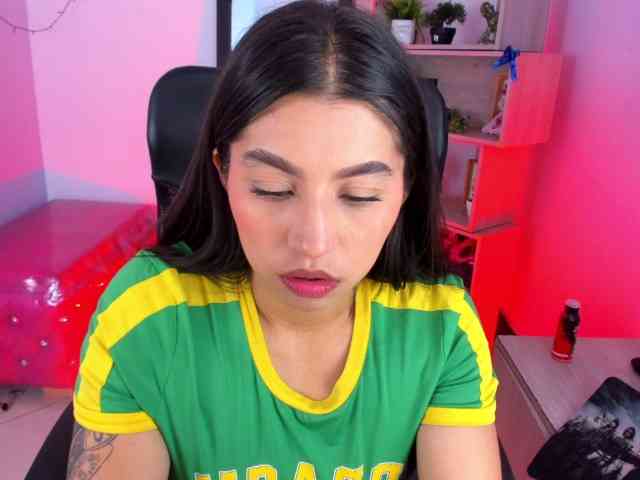 VeronicaCream webcam