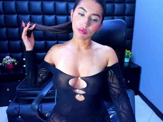 VeronicaCream webcam