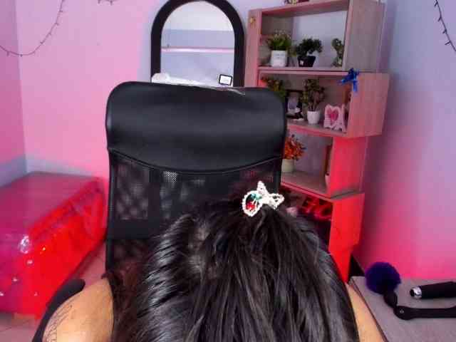 VeronicaCream webcam